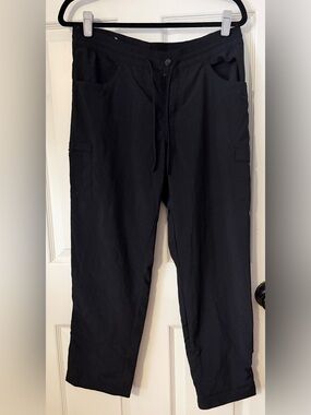 Columbia Women’s M Black Hiking Cargo Pants Roll Up Convertible Nylon